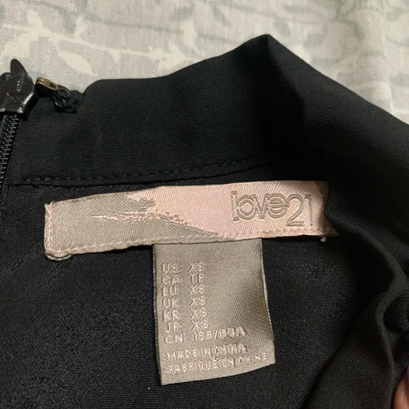 Woman’s black and white dress. Sleeveless. Size XS. - Picture 7 of 8